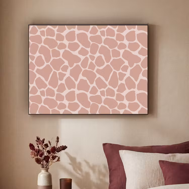 Giraffe - Lichtroze - Warm - Roze Textielframe zwart klein 947 -sfeer1