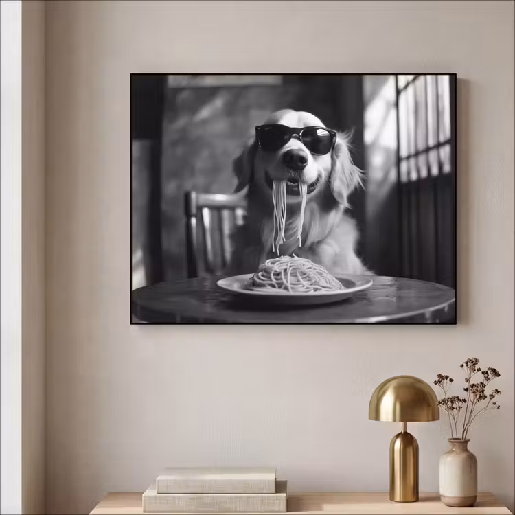 Golden Retriever - Hond - Vrolijk -  Bord spaghetti - Zwart - wit Textielframe zwart klein -sfeer2