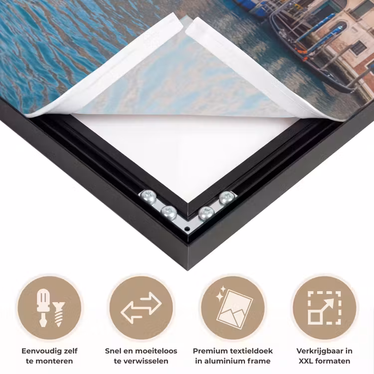 Gondel - Venetië - Kanaal - Stadsgezicht - Avondlicht Textielframe zwart klein -USP_closeupNL
