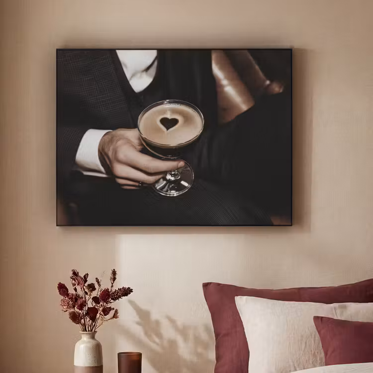 Hartje - Cocktail - Espresso Martini - Hand Textielframe - compleet frame klein -sfeer1