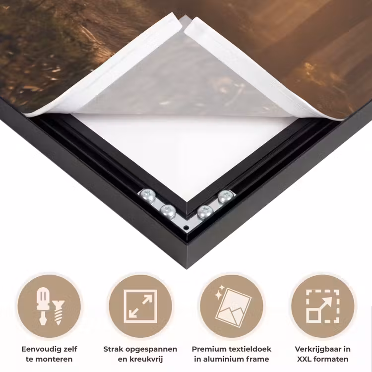 Hert - Bos - Mistig - Natuur - Goud Textielframe zwart klein -USP_feed_closeupNL