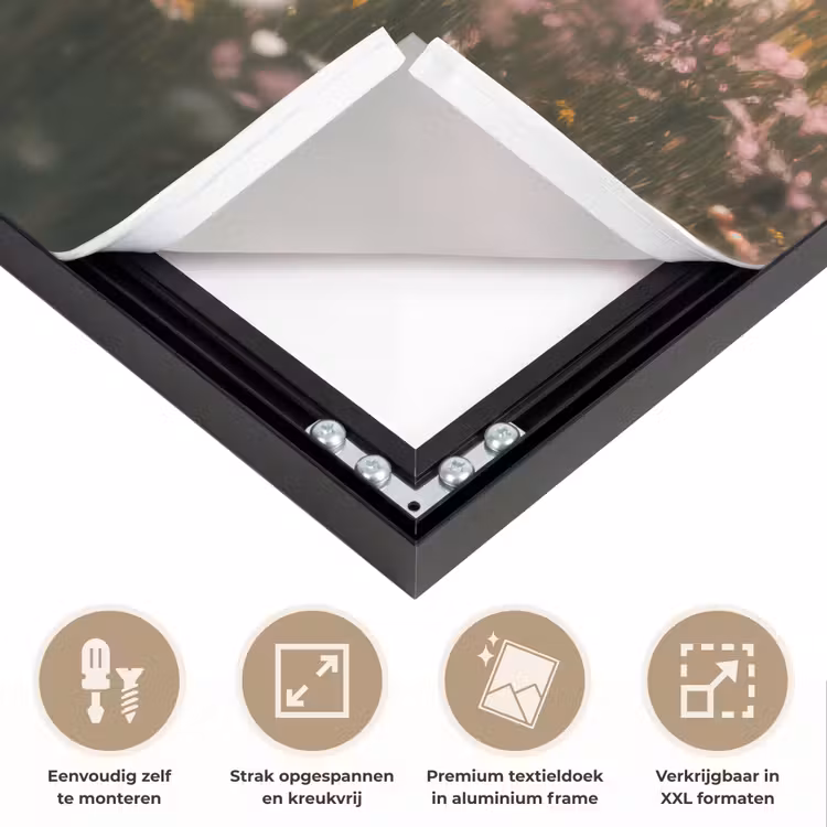 Hert - Wilde bloemen - Bos Textielframe zwart klein -USP_feed_closeupNL