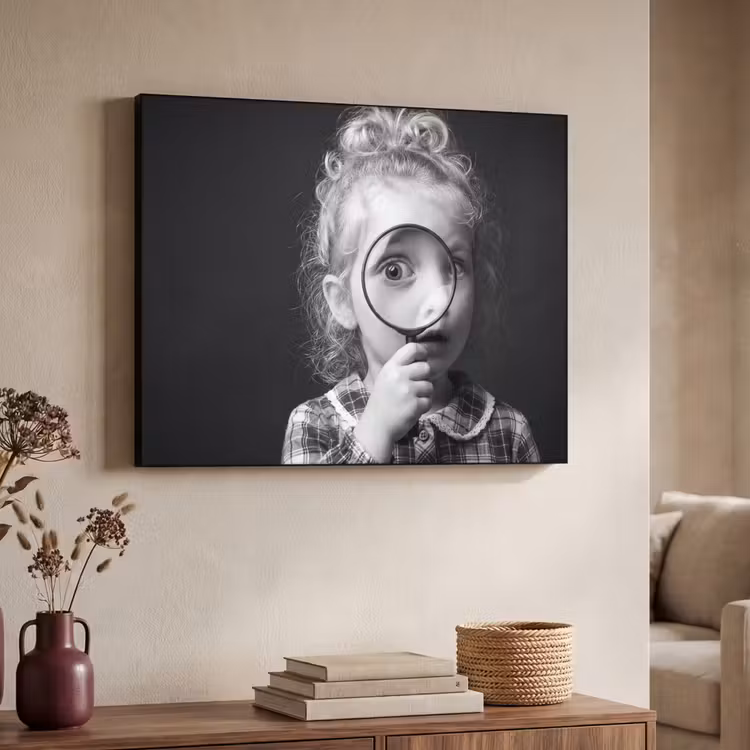 Kind - Vergrootglas - Portret - Zwart-wit Textielframe zwart klein -sfeer3