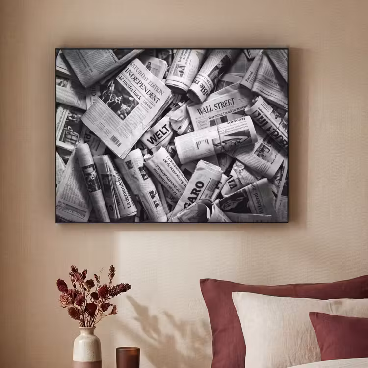 Krant - Stapel - Nieuws - Zwart-wit Textielframe zwart klein -sfeer1