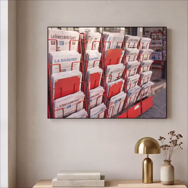 Kranten - Rek - Stedelijk - Dagelijks leven - Rood Textielframe zwart klein -sfeer2