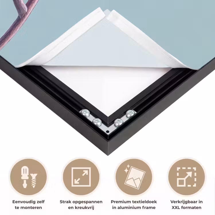 Lelie - Bloem - Paars - Stippen Textielframe zwart klein -USP_feed_closeupNL
