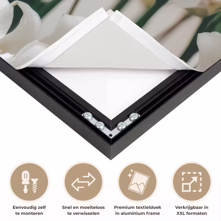 Lelies - Boekte - Wit - Meeldraden Textielframe zwart klein -USP_closeupNL
