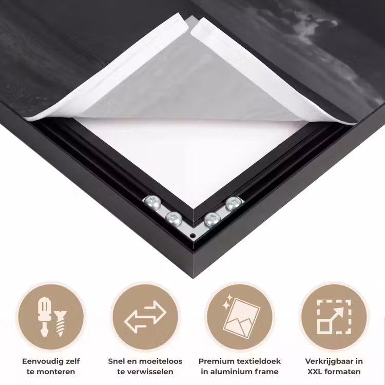 Licht - Wolken - Zee - Zwart-wit - Natuur Textielframe zwart klein -USP_closeupNL