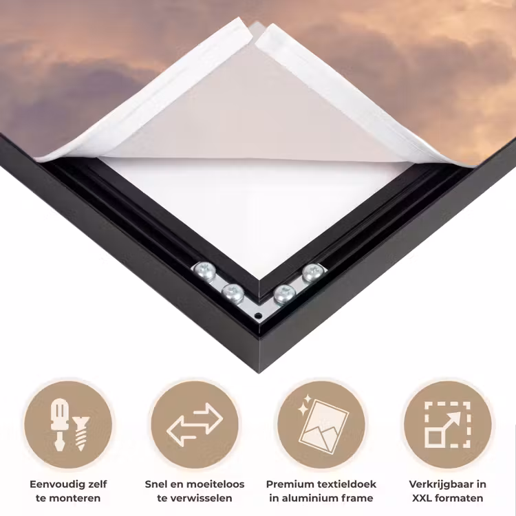 Maan - Wolken - Natuur - Oranje Textielframe zwart klein -USP_closeupNL