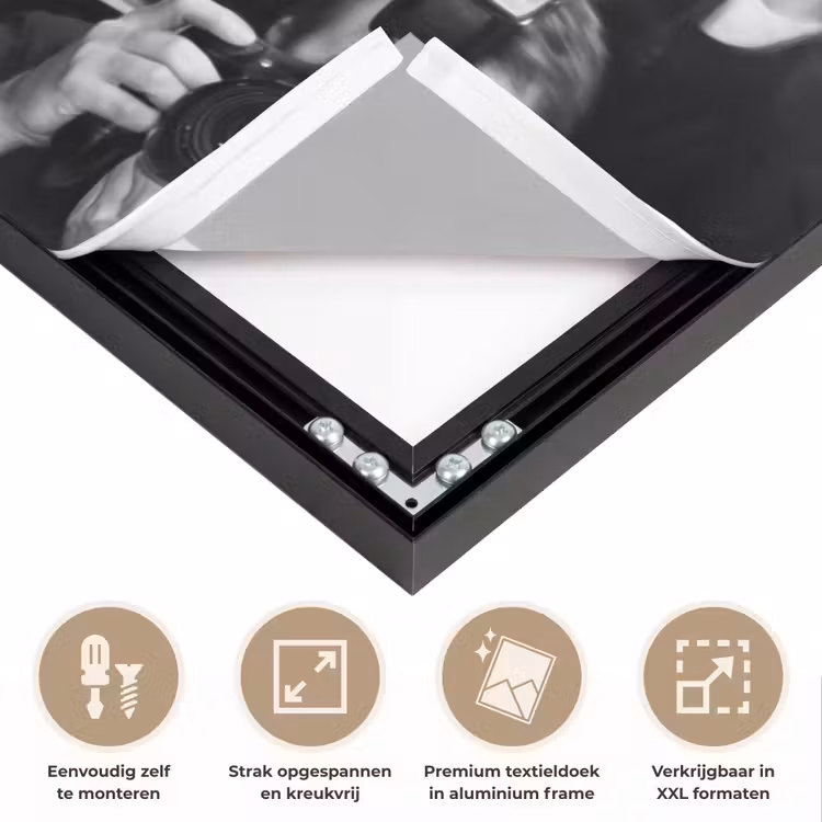 Mensen - Camera - Flitslicht - Zwart-wit - Media Textielframe zwart klein -USP_feed_closeupNL