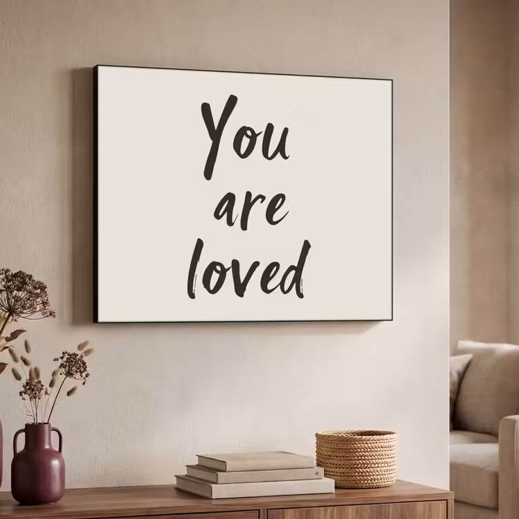 Minimalistisch - Beige - Love Textielframe zwart klein -sfeer3