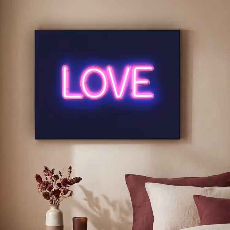 Neon - Love - Valentijn Textielframe - compleet frame klein -sfeer1