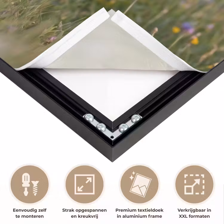 Ooienvaar - Bloemen - Weide - Kleurrijk Textielframe zwart klein -USP_feed_closeupNL