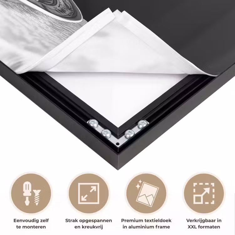 Paard - Bord - Pasta - Tafelkleed - Zwart Wit - Dieren Textielframe zwart klein -USP_feed_closeupNL