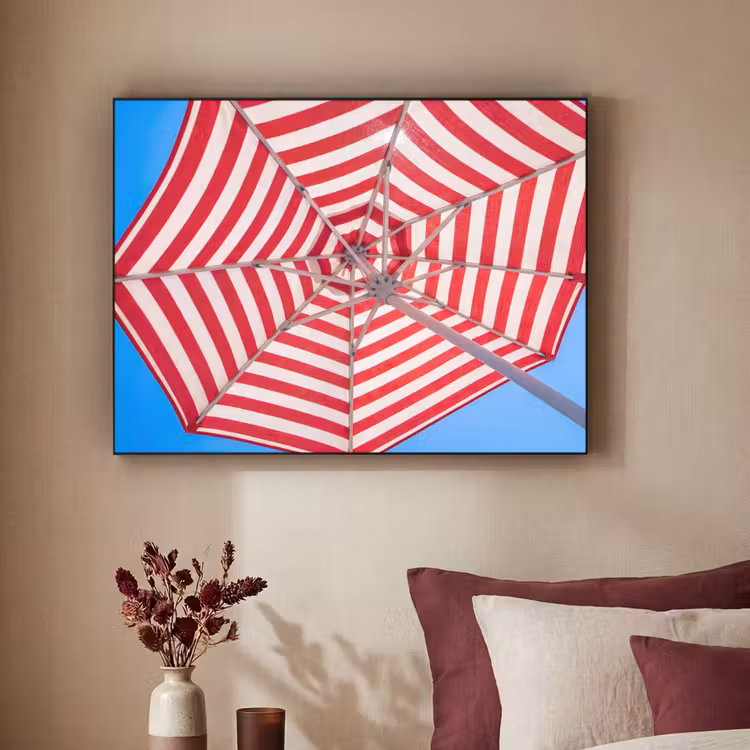 Parasol - Strepen - Zomer - Rood - Blauw Textielframe zwart klein -sfeer1