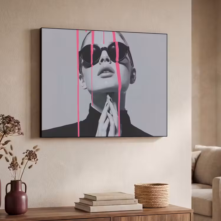 Portret - Vrouw - Zonnebril - Verfdruppels Textielframe - compleet frame klein -sfeer3