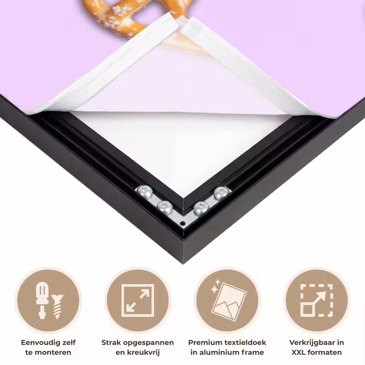 Pretzels - Eten - Paars Textielframe zwart klein -USP_feed_closeupNL