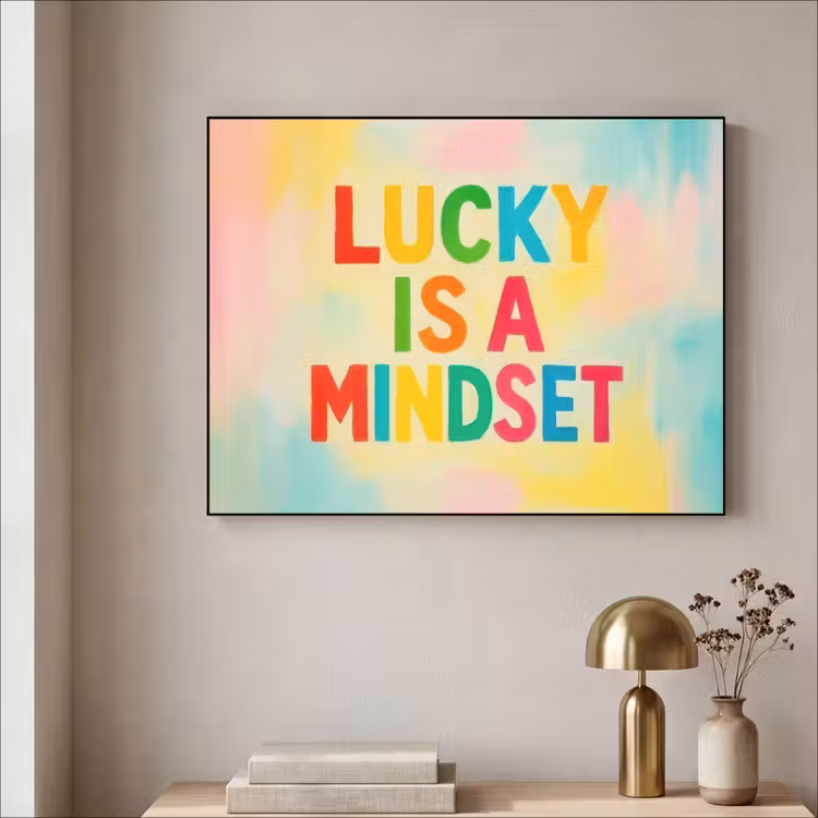 Quote - Lucky - Regenboogkleuren Textielframe zwart klein -sfeer2