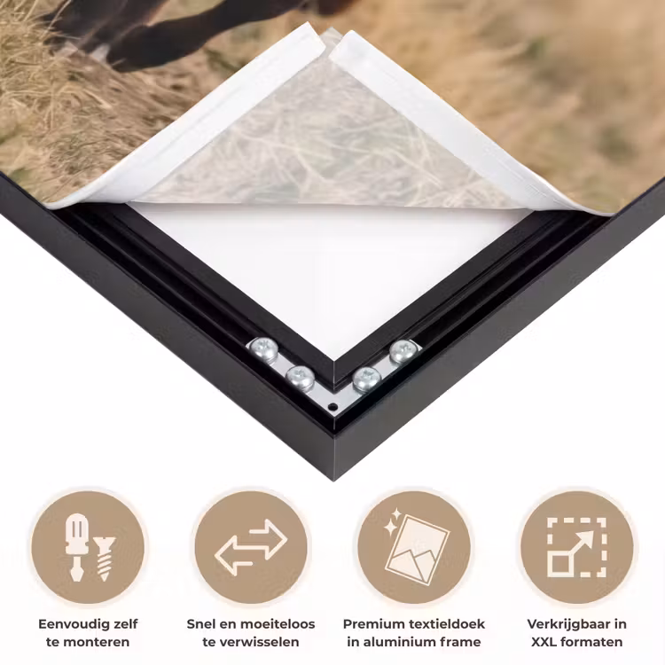 Runderen - Kudde - Landschap - Weide - Rustig Textielframe zwart klein -USP_closeupNL