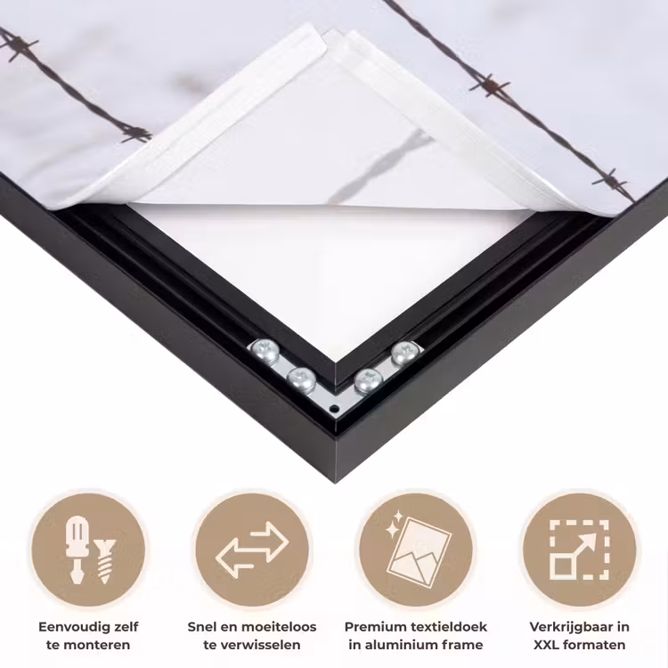 Sneeuwuil - Hek - Sneeuw - Wit Textielframe zwart klein -USP_closeupNL