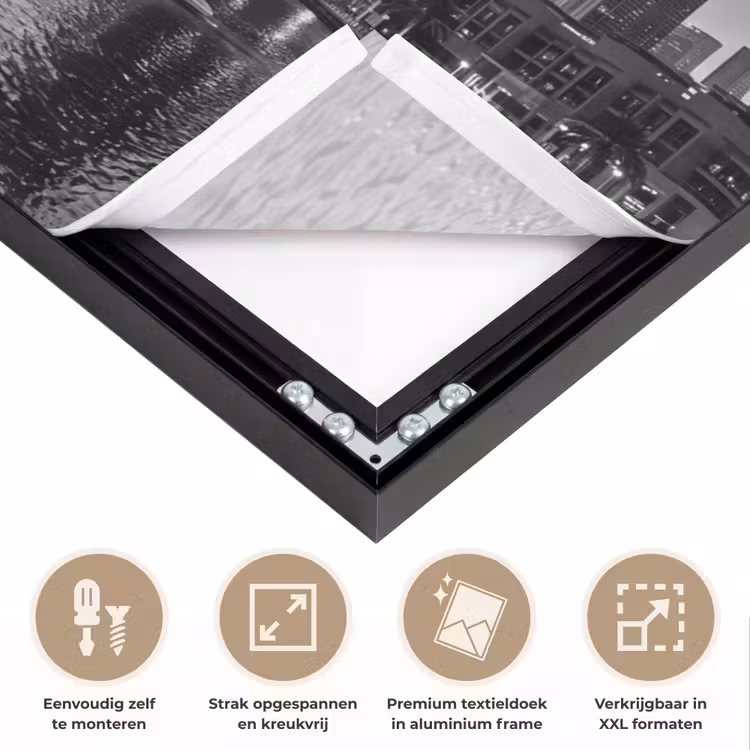 Stad - Skyline - Architectuur - Avond - Zwart-wit Textielframe zwart klein -USP_feed_closeupNL