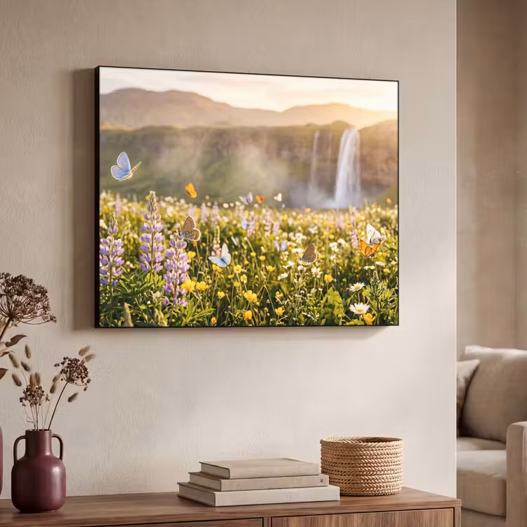 Vlinders - Waterval - Bloemenveld Textielframe zwart klein -sfeer3