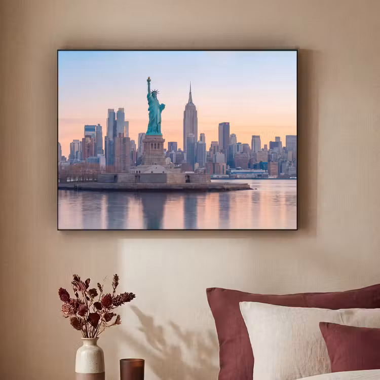 Vrijheidsbeeld - New York - Zonsopgang - Stad - Architectuur Textielframe zwart klein -sfeer1