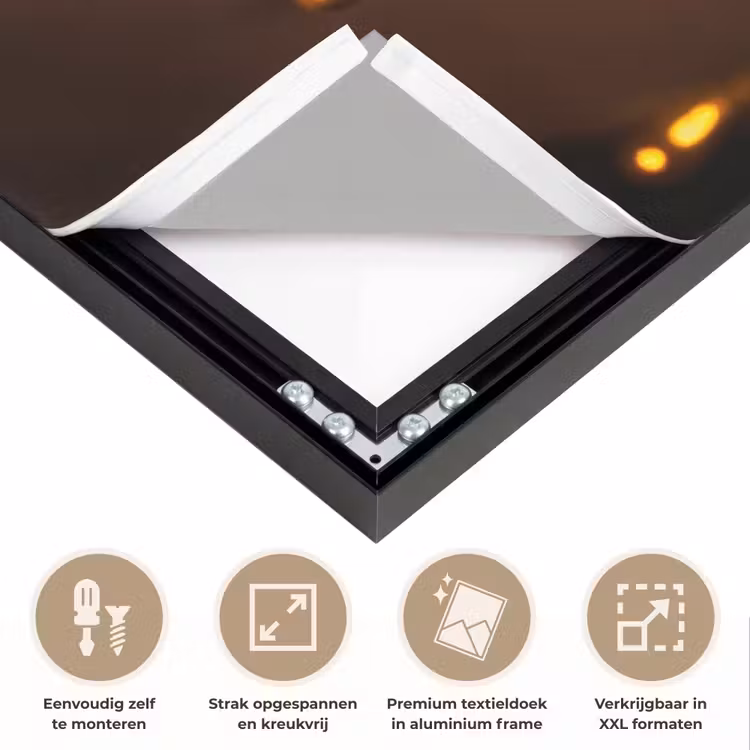 Vrouw - Goud - Gezicht - Verf - Lippen Textielframe zwart klein -USP_feed_closeupNL