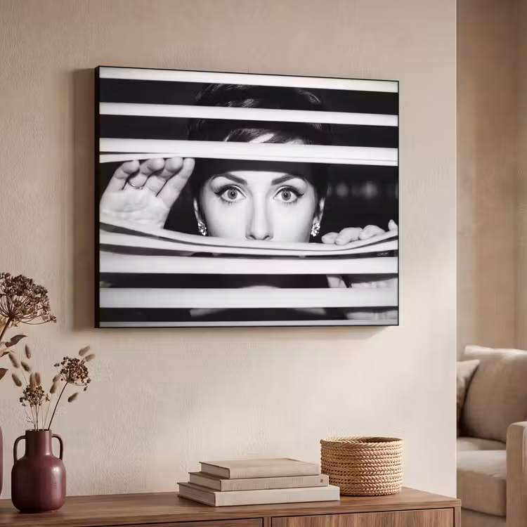 Vrouw - Jaloezieën - Portret - Zwart-wit Textielframe zwart klein -sfeer3