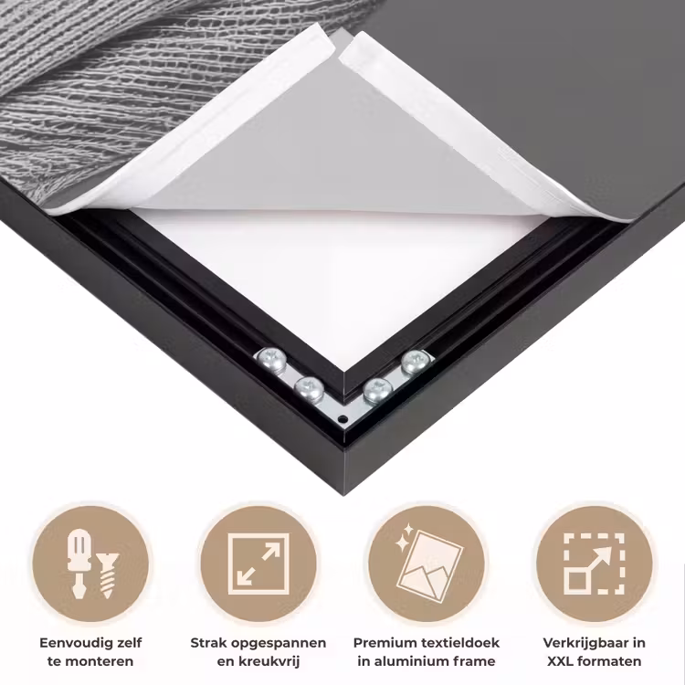 Vrouw - Koffie - Zwart - Wit Textielframe zwart klein -USP_feed_closeupNL