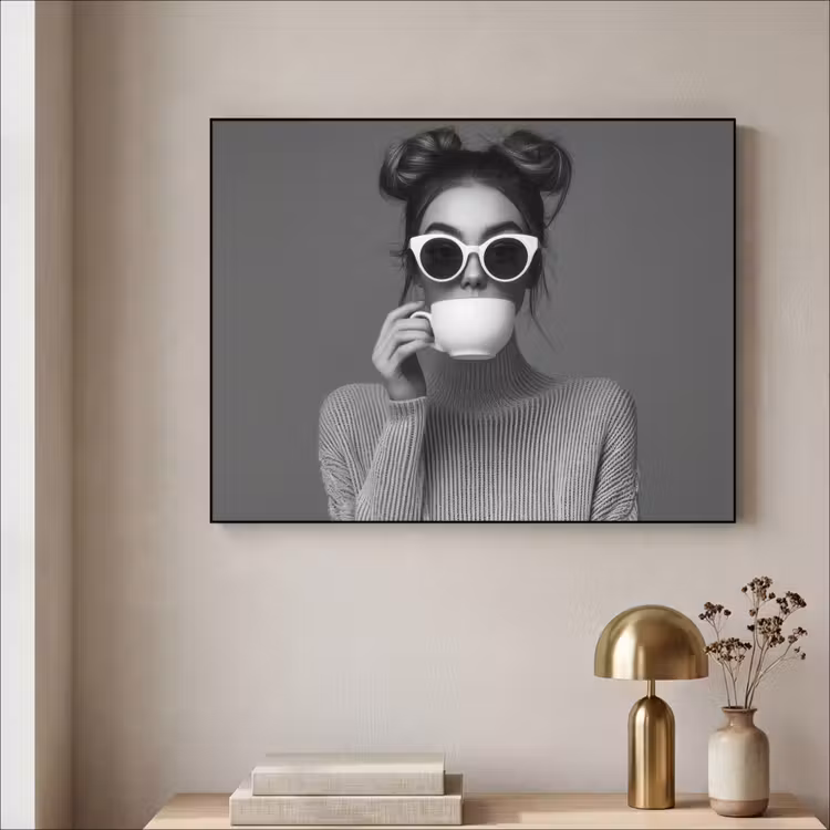 Vrouw - Koffie - Zwart - Wit Textielframe - compleet frame klein -sfeer2