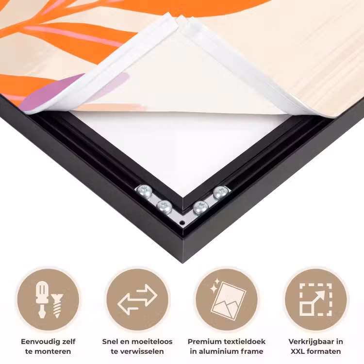 Vrouw - Lezen - Thuis - Modern - Bloemen Textielframe zwart klein -USP_closeupNL