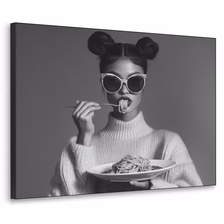 Vrouw - Pasta - Zonnebril Textielframe zwart klein -3d