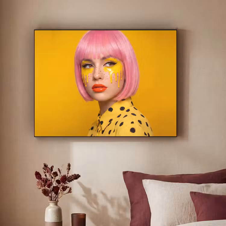 Vrouw - Portret - Abstract - Kleurrijk - Geel Textielframe zwart klein -sfeer1