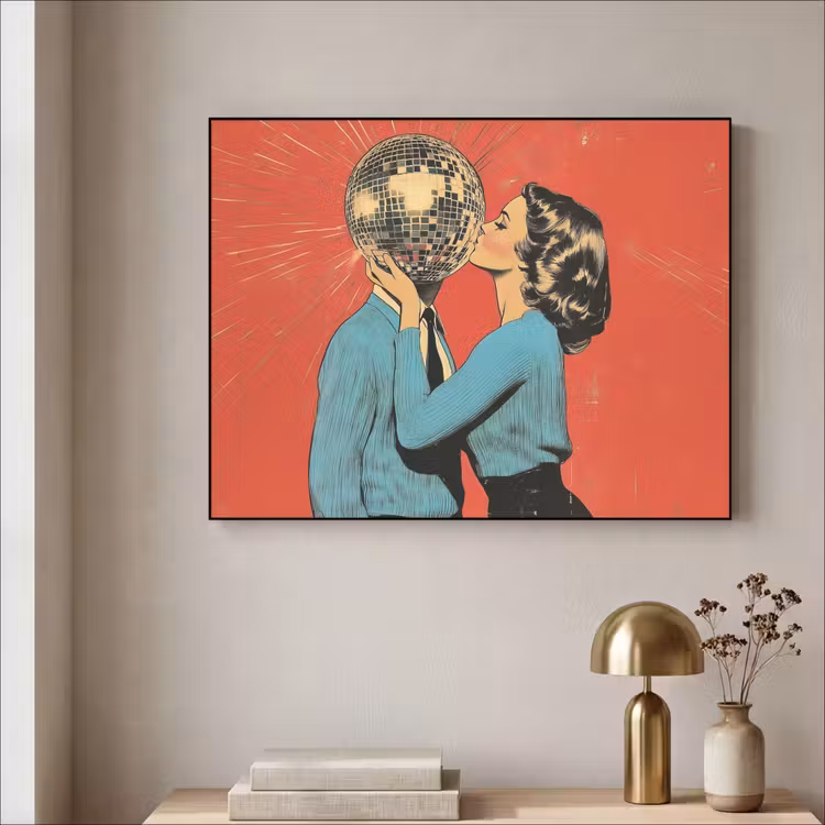 Vrouw - Retro - Discobal - Kus Textielframe - compleet frame klein -sfeer2