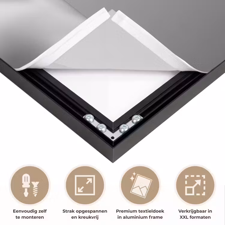 Vrouw - Zwart Wit - Ketting - Zonnebril Textielframe zwart klein -USP_feed_closeupNL