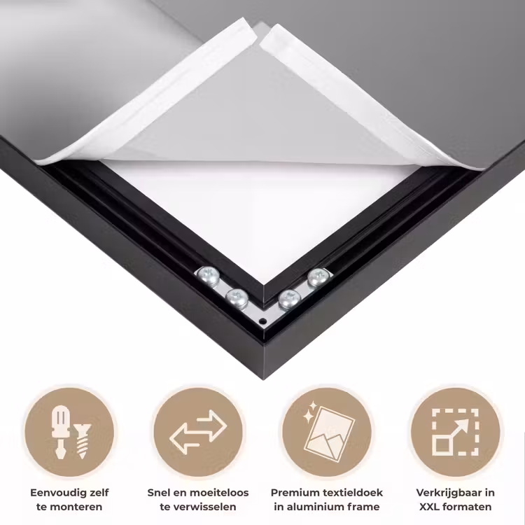 Vrouw - Zwart Wit - Ketting - Zonnebril Textielframe zwart klein -USP_closeupNL