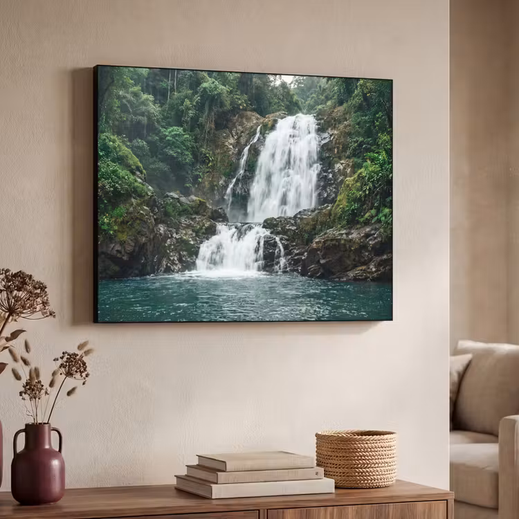 Waterfall - Forest - Nature - Greenkhgyguyg Textielframe zwart klein -sfeer3