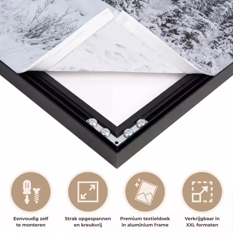 Weg - Bergen - Sneeuw - Naaldbos - Avontuurlijk Textielframe zwart klein -USP_feed_closeupNL