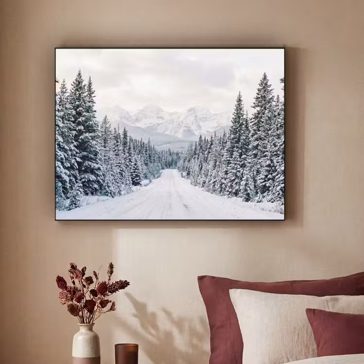 Weg - Sneeuw - Naaldbos - Winter - Avontuurlijk Textielframe zwart klein -sfeer1