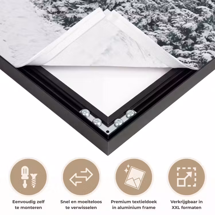 Weg - Sneeuw - Naaldbos - Winter - Avontuurlijk Textielframe zwart klein -USP_closeupNL