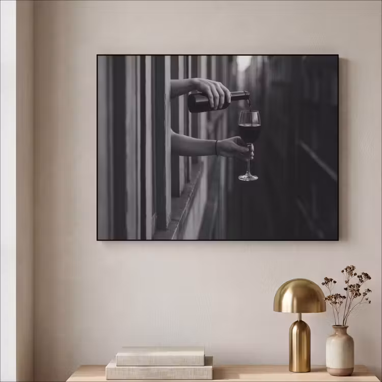 Wijnfles - Glas - Handen - Raam Textielframe zwart klein -sfeer2