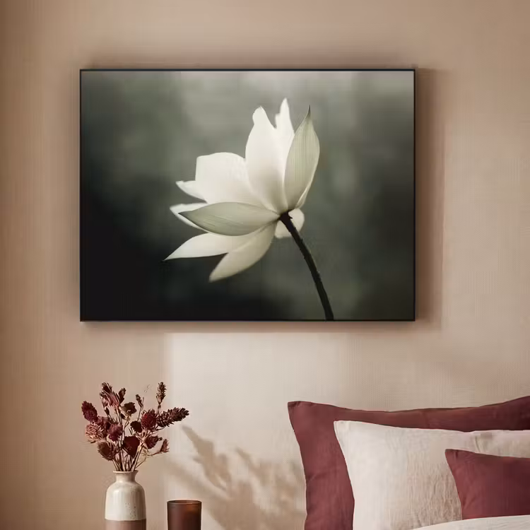 Wit - Lotus - Donker - Bloem Textielframe zwart klein -sfeer1