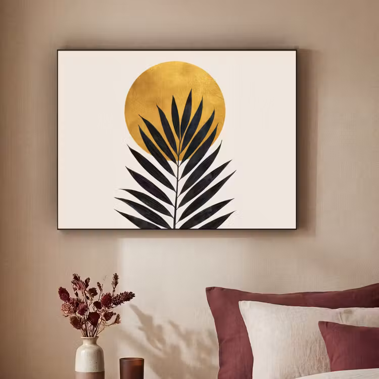 Zwart palmblad - Gouden cirkel - Beige achtergrond Textielframe - compleet frame klein -sfeer1