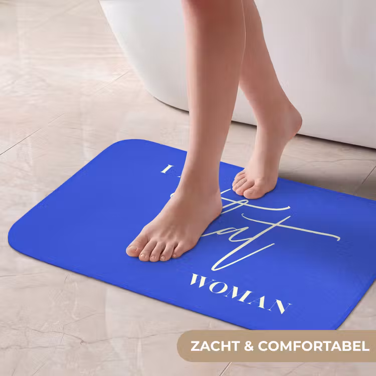 Blauw - I am that woman - Sierlijk - Minimalistisch Badmat klein -USP_ZachtNL