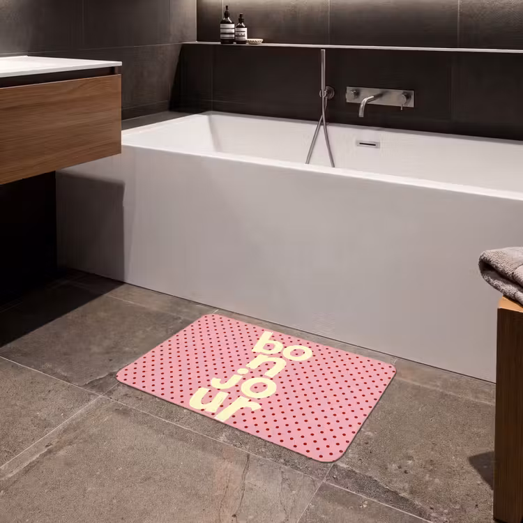 Bonjour - Stippen - Roze- Geel Badmat klein -sfeer3
