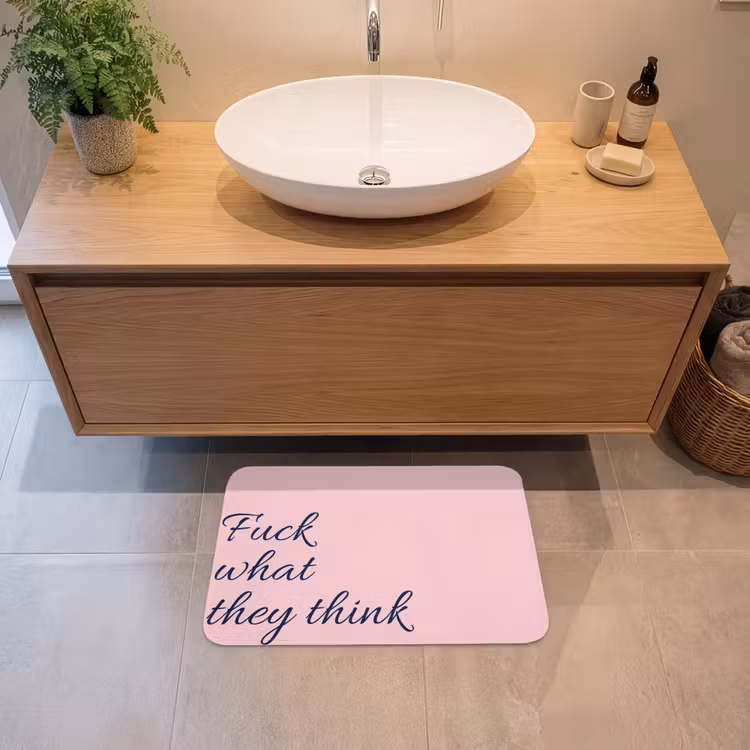 Fuck what they think - Roze - Minimalistisch Badmat klein -sfeer1