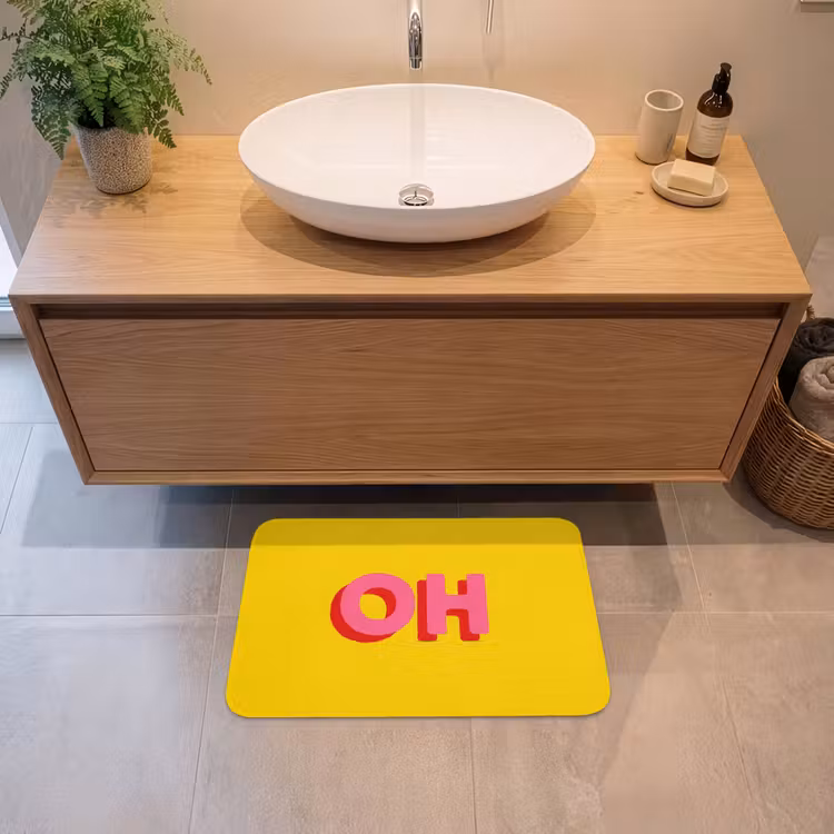 Geel - Roze - Oh - 3D Badmat klein -sfeer1