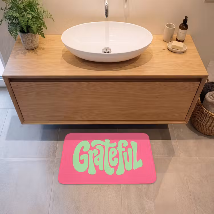 Grateful - Groen - Grafisch - Vloeiend Badmat klein -sfeer1