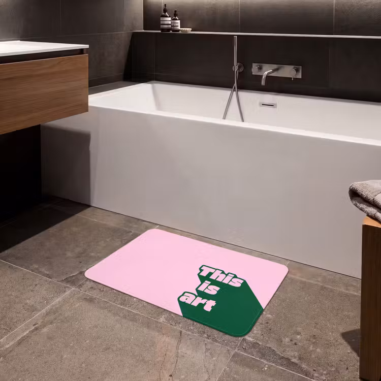 Groen - Teskt - This is art - Roze Badmat klein -sfeer3